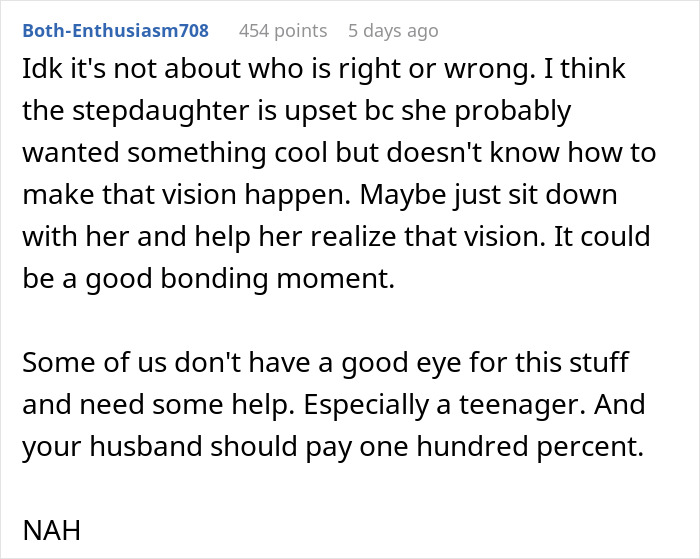 Text post discussing stepdaughter feeling upset about room effort, highlighting mom’s effort focus on son versus stepdaughter. - 21