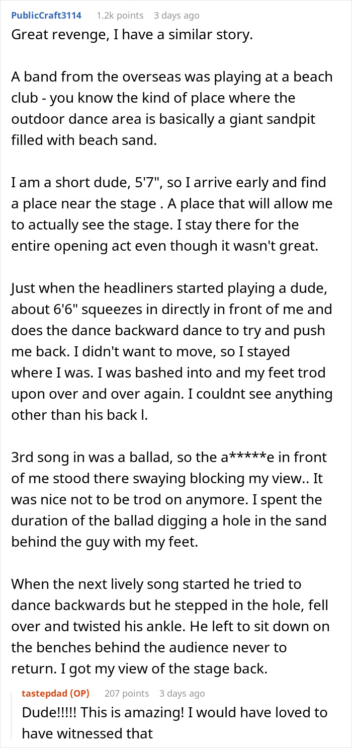 Woman annoys everyone at concert causing crowd to pour beer in her purse as a form of revenge. - 15