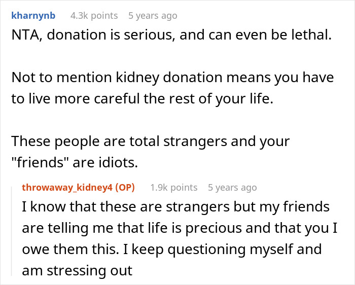 Text conversation showing a debate about kidney donation risks with emphasis on strangers and friends’ opinions. - 17