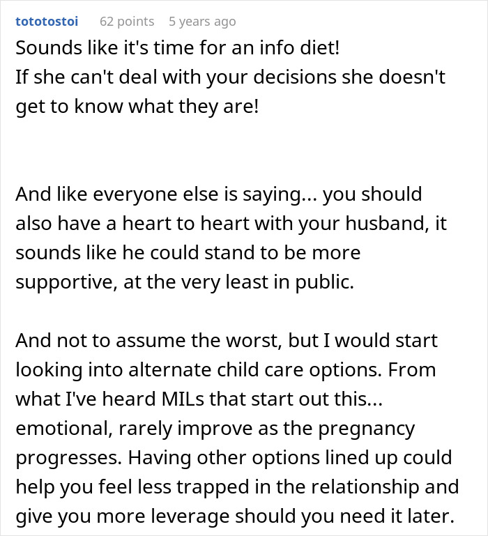Screenshot of a Reddit comment advising on dealing with a difficult MIL at a gender reveal event.