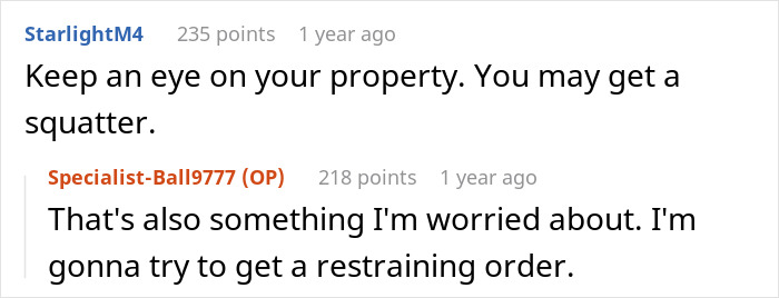 Screenshot of an online conversation about a woman's half-sister showing up after 17 years, asking to be taken in. Screenshot of an online conversation about a woman's half-sister showing up after 17 years, asking to be taken in.