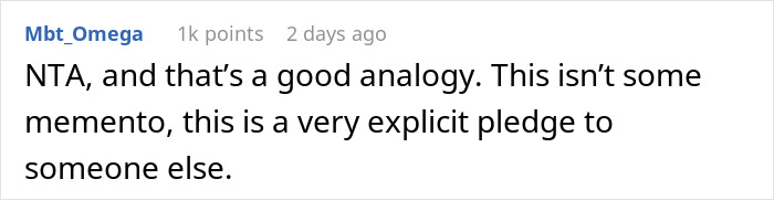 Screenshot of a Reddit comment discussing a Titanic analogy explaining why a friend's tattoo is ruining her love life.