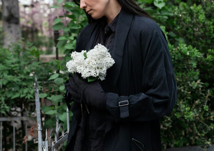 People Are Revealing The Most Unhinged, Depressing And Awful Things They Know About Their Families