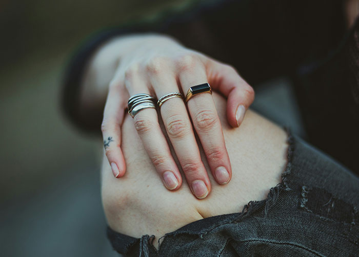 "Her Skin Was Everywhere": 40 People Share The Most Bizarre Medical Cases They Witnessed