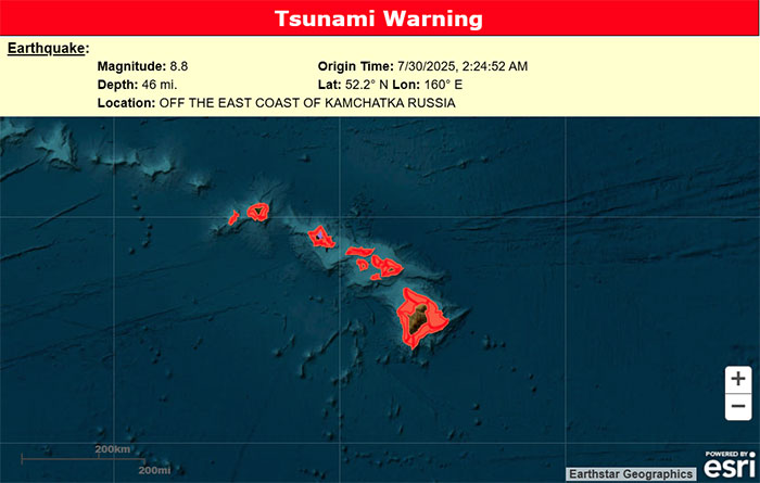Tsunami warning map showing earthquake details off Kamchatka Russia with Pacific islands highlighted in red. - 1