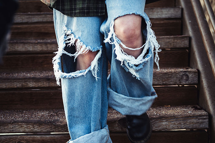 “Make Me Physically Recoil”: 50 Fashion Trends People Can’t Stand