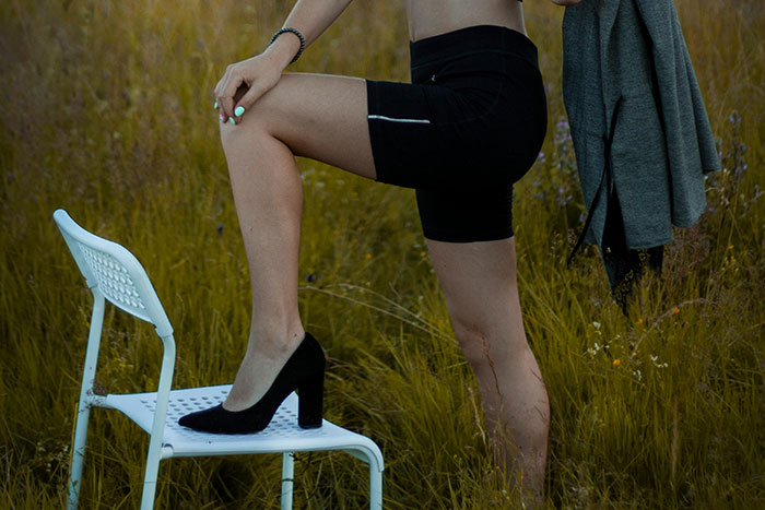 “Make Me Physically Recoil”: 50 Fashion Trends People Can’t Stand