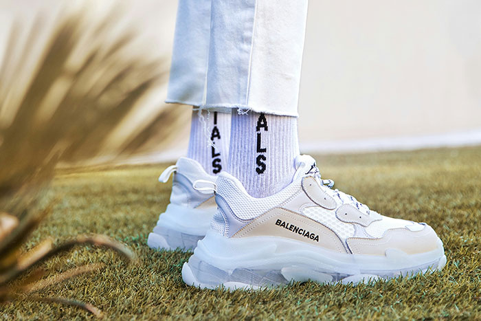 “Make Me Physically Recoil”: 50 Fashion Trends People Can’t Stand