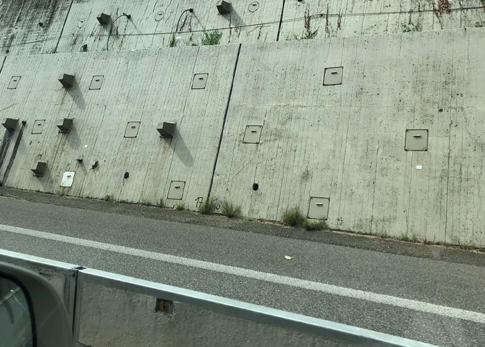 “What Is The Scariest Story You Know That Is 100% True?” (40 Creepy Answers)