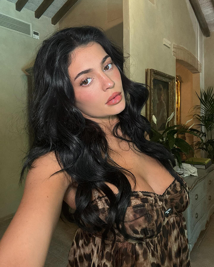 Restaurant Owners Brutally Slammed For 'Honoring' Kylie Jenner After Her Visit