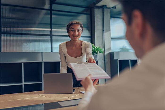 Muslim Woman Claims Coworker’s Name Insults Her Religion, Demands She Change It Muslim Woman Claims Coworker’s Name Insults Her Religion, Demands She Change It