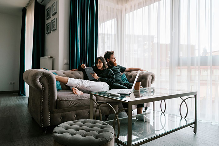 “He Invented Oxygen”: 50 Exact Moments People Knew They Were Dating An Idiot