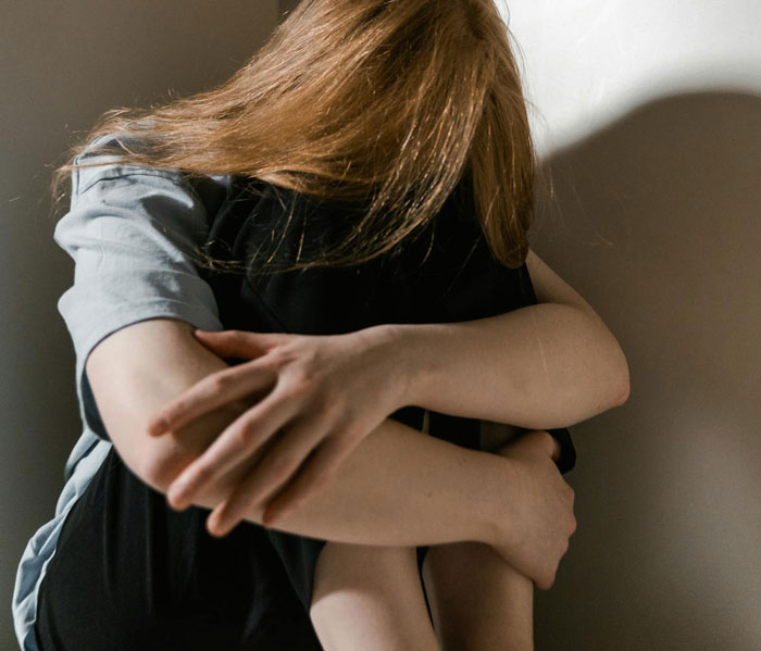 Woman Helps Friend Escape Abusive Marriage Until She Changes Her Mind, Decides To Cut Her Off