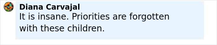 Police rescue four kids from a hot car while their dad was intoxicated near an adult store. - 27