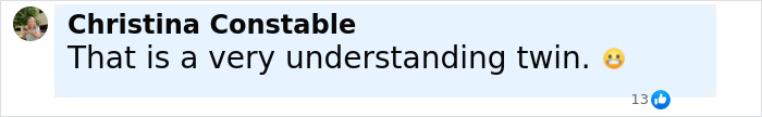 Comment saying that the conjoined twin influencer is very understanding, with a smiling emoji.