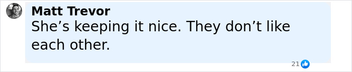 Comment about Sarah Michelle Gellar breaking silence on not posing with Jennifer Love Hewitt at premiere displayed on screen.