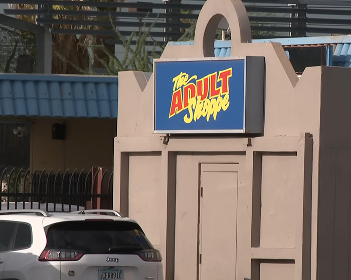 Police rescue 4 kids from hot car outside adult store while their dad was intoxicated nearby. - 5