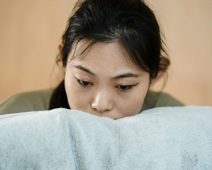 Bro's Insults About Sis' Lifestyle Don't Sound Funny To Her, He's Livid When She Refuses To Help Him Bro's Insults About Sis' Lifestyle Don't Sound Funny To Her, He's Livid When She Refuses To Help Him