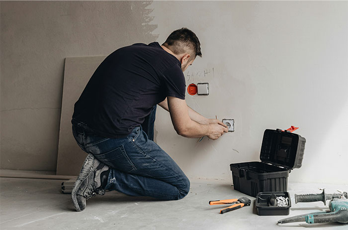 “A Crack In Your Toilet”: 50 Things Most People Don’t Know Could Finish You Off In Seconds