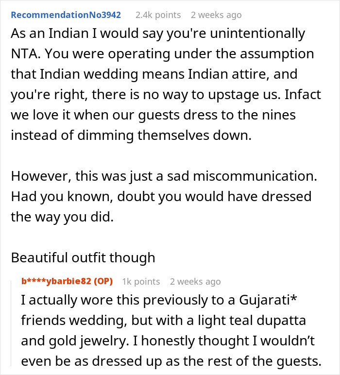 Woman attends wedding accidentally dressed like the bride, creating a horribly awkward situation at the event. - 19