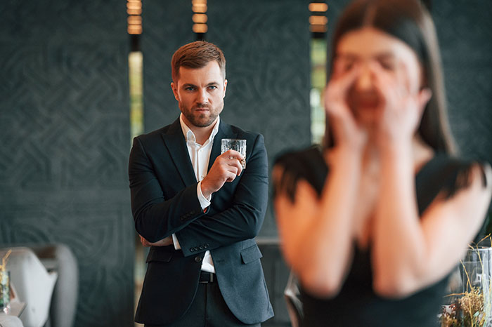 Woman Tells Friend How Lucky She Is To Have A Nice Husband, She Doesn’t Really Like What She’s Hearing Woman Tells Friend How Lucky She Is To Have A Nice Husband, She Doesn’t Really Like What She’s Hearing