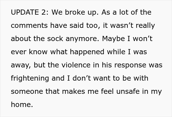 Text update explaining a woman&rsquo;s breakup after finding a mysterious sock and her boyfriend&rsquo;s violent reaction at home.