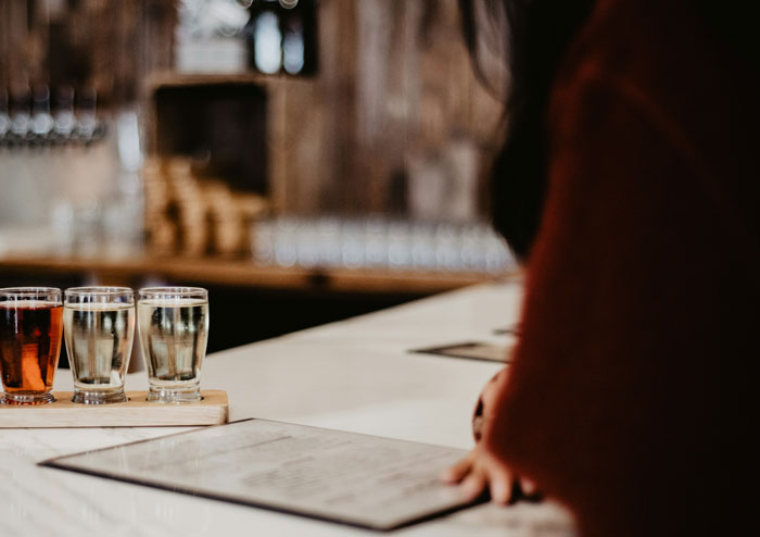 44 Times Hero Bartenders Didn't Hesitate To Step In When Women Were Uncomfortable