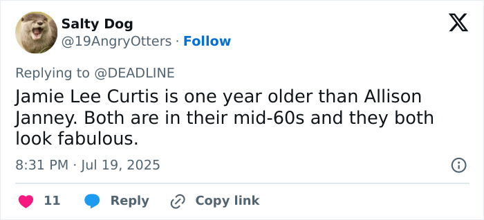 Tweet discussing Jamie Lee Curtis and Allison Janney&rsquo;s age and appearance, referencing a pantless look on the red carpet.