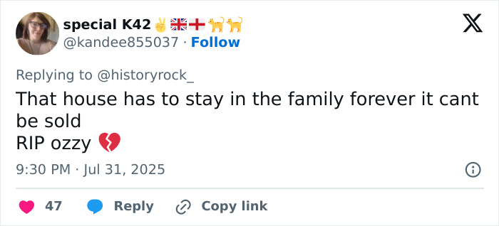 Tweet discussing legal concerns about buying Ozzy Osbourne's house with his grave in the backyard, mentioning it can't be sold.