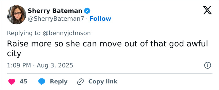 Screenshot of a tweet discussing a mom brutally punched and knocked out during a violent Cincinnati brawl.