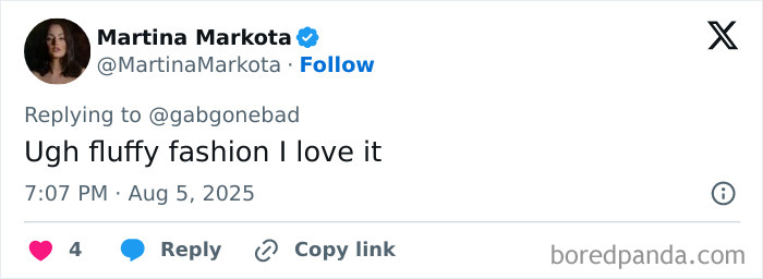 Tweet screenshot showing a comment mocking Rihanna's maternity dress, highlighting bloated cupcake fashion and its high price.