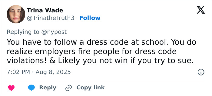 Tweet defending a Gen Z worker discussing employer dress code rules and consequences for violations in a workplace context.