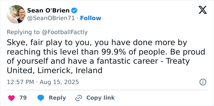 Tweet from Sean O'Brien praising a soccer player amid trolls targeting new signing's appearance controversy.
