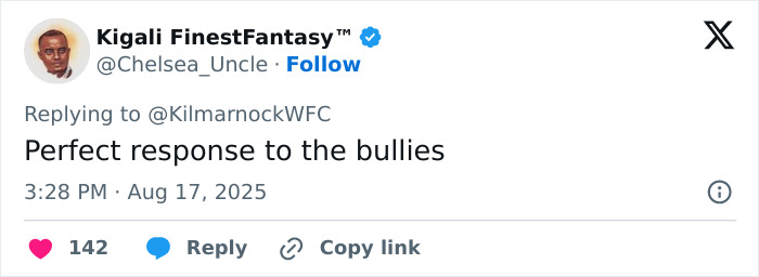 Screenshot of a tweet praising a 16YO footballer’s fantastic response to trolls mocking her looks. Screenshot of a tweet praising a 16YO footballer’s fantastic response to trolls mocking her looks.