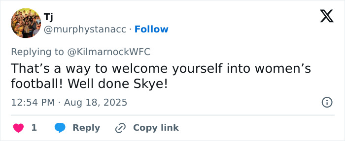 Tweet showing support for a 16YO footballer after she shut down trolls mocking her looks with a strong response. Tweet showing support for a 16YO footballer after she shut down trolls mocking her looks with a strong response.