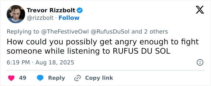 Screenshot of a tweet discussing a fight at a concert related to a mom punched unconscious after a drink incident.