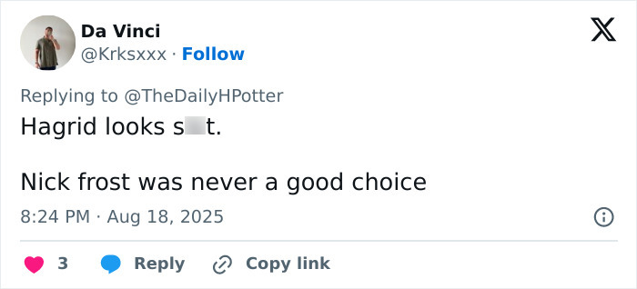 Screenshot of a social media post reacting to new photos of actors and the set from the Harry Potter series. Screenshot of a social media post reacting to new photos of actors and the set from the Harry Potter series.