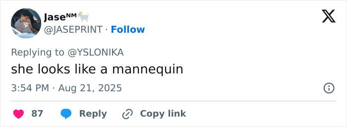 Screenshot of a tweet commenting that singer Meghan Trainor appears unrecognizable and looks like a mannequin.