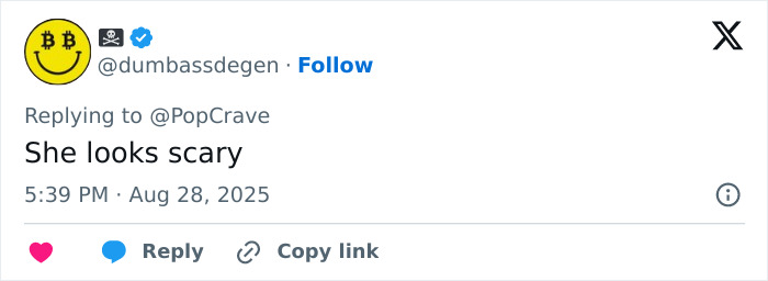 Tweet screenshot showing a user commenting she looks scary in Miley Cyrus' body paint campaign for Maison Margiela.
