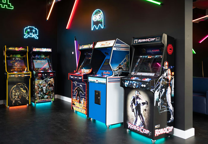 “We Regret Nothing”: 45 Totally Unnecessary But Hilarious Wedding Spends - 12