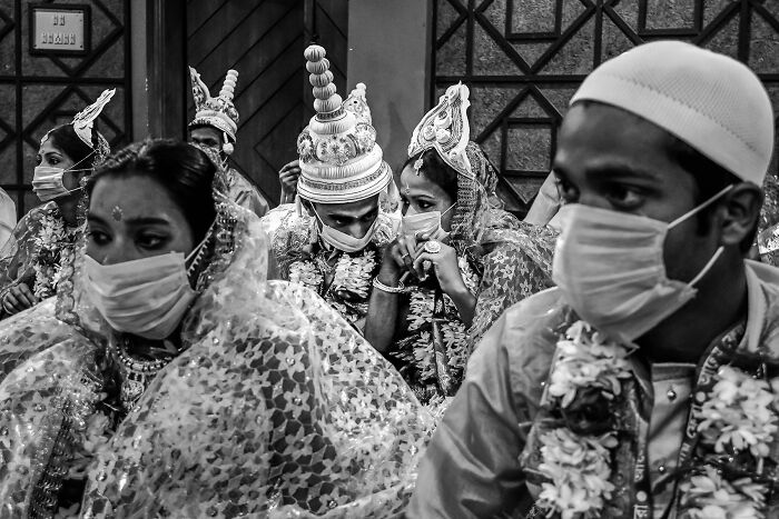 30 Timeless Black & White Moments To Celebrate World Photography Week By Ayanava Sil