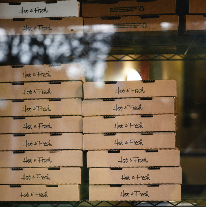 “We Regret Nothing”: 45 Totally Unnecessary But Hilarious Wedding Spends - 11