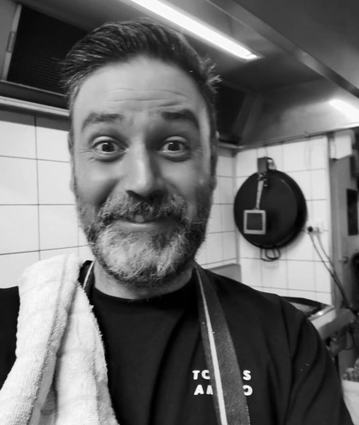 Caf&eacute; owner in kitchen calling out entitled customers after teen worker was left in tears.