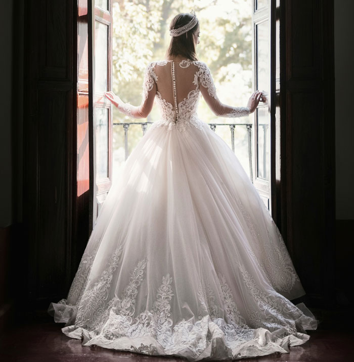 “We Regret Nothing”: 45 Totally Unnecessary But Hilarious Wedding Spends - 24