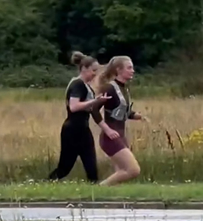 Two women dressed in running clothes jogging outdoors, related to cops wearing running clothes to elicit catcalls.
