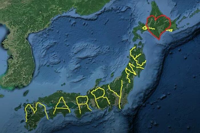 In 2010, A Japanese Man Completed A Gps Drawing By Travelling Across Japan To Propose To His Girlfriend. It's Been Since Certified As World's Largest Gps Drawing
