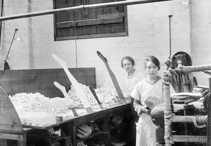 Women working in a factory during WWI, showcasing how women changed everything with industrial roles and contributions.