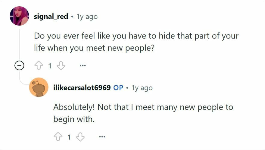 Online Q&A showing a young millionaire openly discussing loneliness and lack of new social connections.