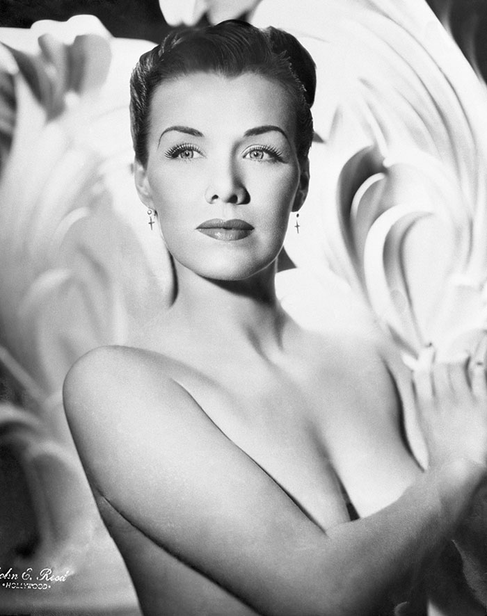 Black and white portrait of a glamorous woman representing celebrities and important figures with unsolved disappearances.