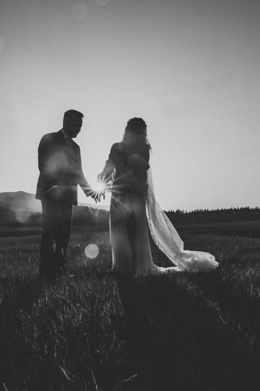This Montana Couple&rsquo;s Wedding Photo Looks Like It Was Shot Straight Out Of A Dream&mdash;and We&rsquo;re Not Crying, You Are